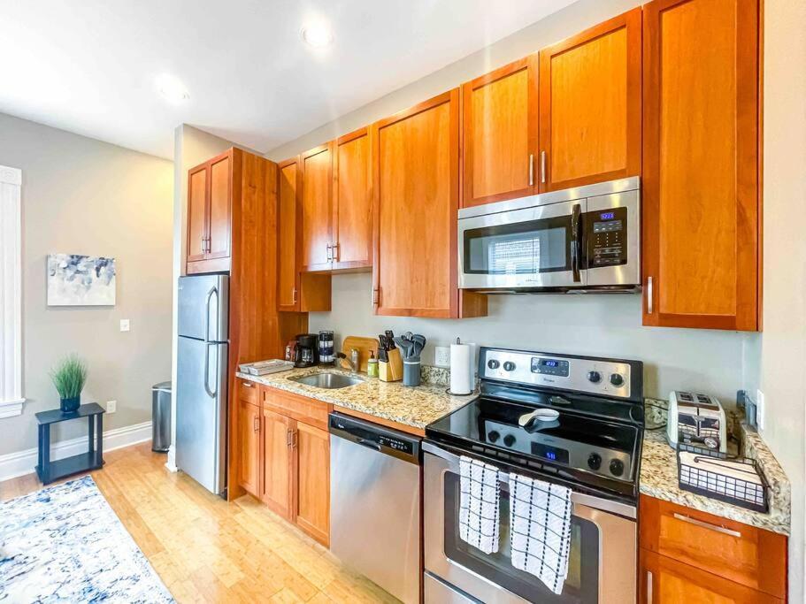 Modern Studio Full Kitchen & Balcony The Hill Tower Grove Exterior photo